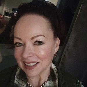 Meet your Posher, Gina